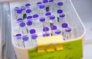 Япония одобрила вакцину Pfizer. Теперь в стране стартует вакцинация от коронавируса