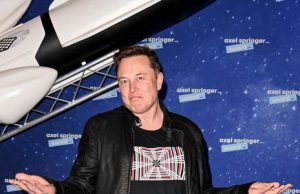 Маск потерял более $15 млрд после падения курса биткоина. Безос обогнал его в рейтинге миллиардеров