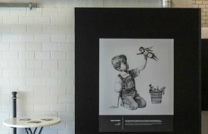 Бэнкси за £14 млн продал свою работу, посвященную врачам. Деньги пойдут на нужды медицины