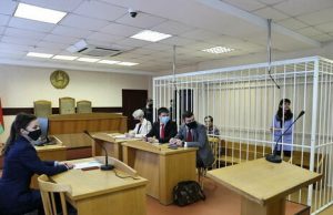 В Беларуси вынесли приговоры врачу и журналистке за разглашение информации об активисте, умершем после задержания