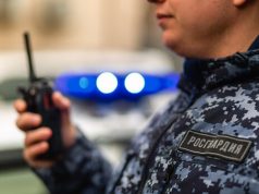 В Подмосковье пенсионер открыл стрельбу по сотрудникам Росгвардии и прохожим. Он захватил в заложники родственников