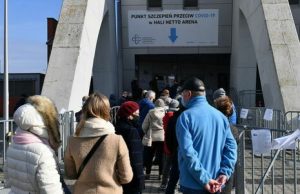 В Польше обе дозы вакцины от коронавируса получили более 2 млн человек