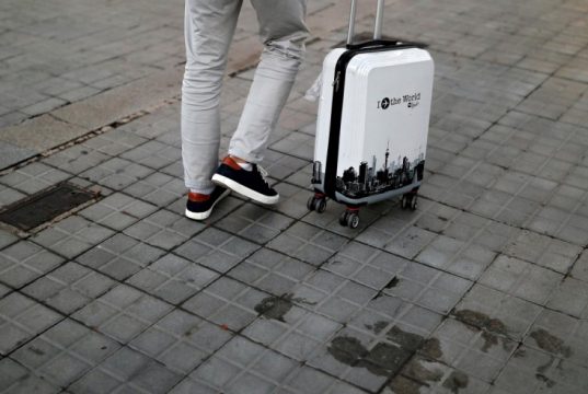 В США разрешили вакцинированным людям путешествовать, но есть правила