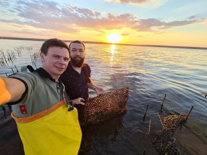 В "Мандруй Україною з Дмитром Комаровим" покажут закрытый остров Змеиный, древние традиции старообрядцев, суп из крокодила и первую в Украине устричную ферму