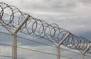 Испания депортирует свыше 800 несовершеннолетних мигрантов