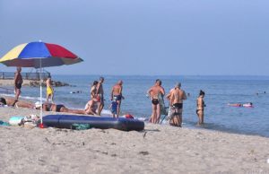 Украинские туристы после отдыха на Азовском море жалуются на интоксикацию