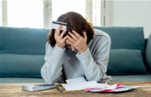 Искала подработку, нашла долг в миллион. Как аферисты открывают липовые ИП