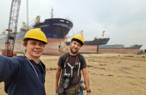 Комаров покажет уникальную коллекцию Коранов и побывает на «кладбище» кораблей в Пакистане (фото)