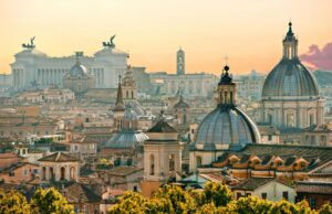 Италия уменьшает срок действия COVID-сертификатов и усиливает ограничения для непривитых