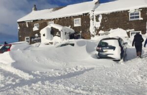 Полсотни людей на три дня замело снегом в «самом высоком пабе» Британии (фото, видео)