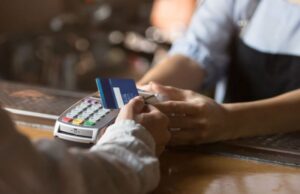 Счет за счет. За какие неочевидные услуги банк может брать комиссию?