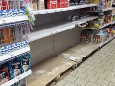 Российским торговым сетям разрешили ограничить продажу товаров в одни руки