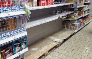 Российским торговым сетям разрешили ограничить продажу товаров в одни руки