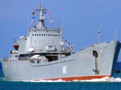 В порт Бердянска зашёл военный корабль с российской бронетехникой