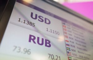 Что будет с курсом рубля, евро и доллара летом? Валютный прогноз