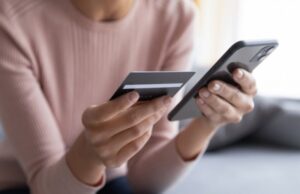 Разбазарила наследство. Дочь банкира перевела мошенникам 49 млн рублей