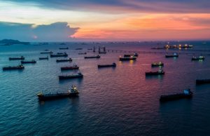 Теневой союзник. Как тайный флот танкеров обходит санкции Запада против РФ