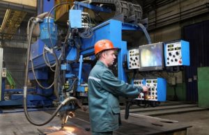 Трудные деньги. Названы самые востребованные рабочие специальности