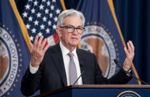 «Крутится, как Пауэлл на сковородке». О чем побоялся сказать глава ФРС США