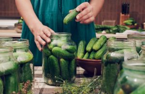 От рассвета до закатки. Эксперт: закупаться для домашних заготовок лучше сейчас