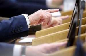 «Резать негде». Как Госдума ответит на идею повысить маткапитал