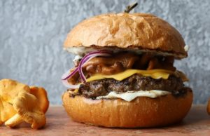 ФНС поднимет ставку НДС на 20% для гамбургеров и замороженной пиццы