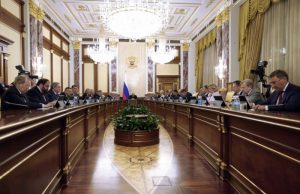 Выйдет в плюс. Власти готовят бюджет-2024, который порадует россиян