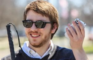 Microsoft выпустила приложение Seeing AI, которое поможет слепым людям видеть