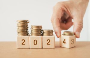 На все 2024 стороны. Как в новом году изменятся пенсии, пособия и зарплаты