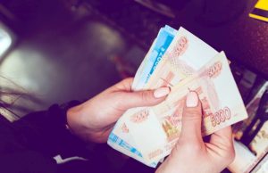 Доверие рублю. Россияне все охотнее копят и инвестируют в нацвалюту