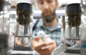 Занял, выпил, в тюрьму. Почему в Совфеде хотят запретить микрокредиты