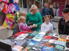 Все выше, выше и выше! Введут ли потолок цен на школьные товары?