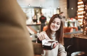 Внимание на терминал! Топ-5 легальных способов получить повышенный кешбэк