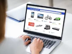 Он- или офлайн? Где выгоднее закупаться – в магазинах или на маркетплейсах