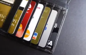 Забыл — в тюрьму. Россияне могут попасть под суд за утерю банковской карты