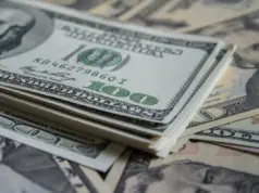 «Не все радужно». Россияне с долларом рискуют потерять накопления