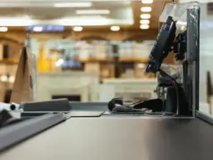 Доступны всем. Магазины снижают цены на основные продукты в убыток себе