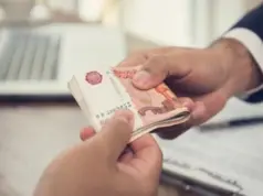 От 200 тысяч. Какие сотрудники офиса получают самую высокую зарплату