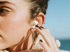 Google готовится превратить любые наушники в систему мгновенного перевода