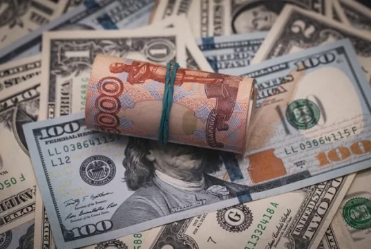 Сколько стоят доллар, евро и юань с 31 декабря по 12 января?