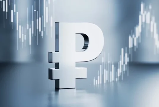 Сколько стоят доллар, евро и юань в пятницу, 27 февраля?