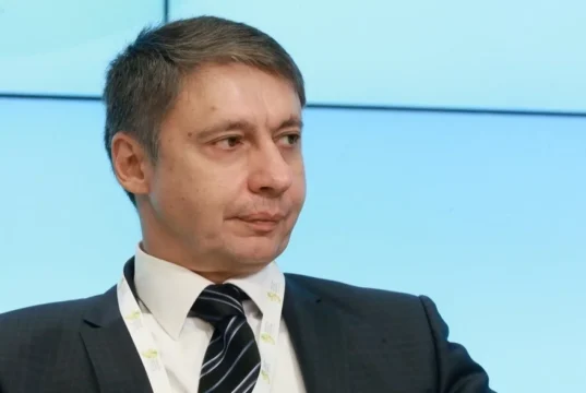 Пусть вкалывают роботы? Экономист опроверг пользу 12-часового рабочего дня